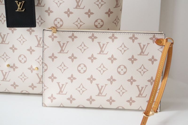 LV Shopping Bags